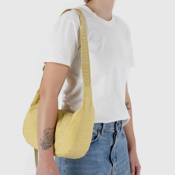Baggu Medium Nylon Crescent Bag Butter - Picture 1 of 9